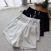 Женские повседневные шорты в корейском стиле с эластичной талией и кулиской, лето 2025, универсальные спортивные штаны (4061)