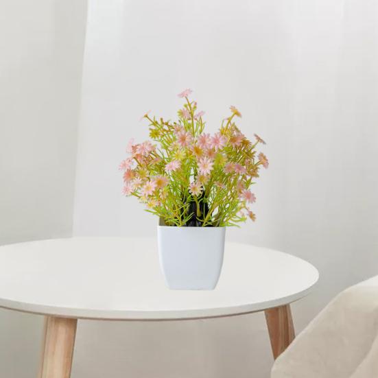 Красивые растения в горшках, не требующие полива, создают романтическую атмосферу