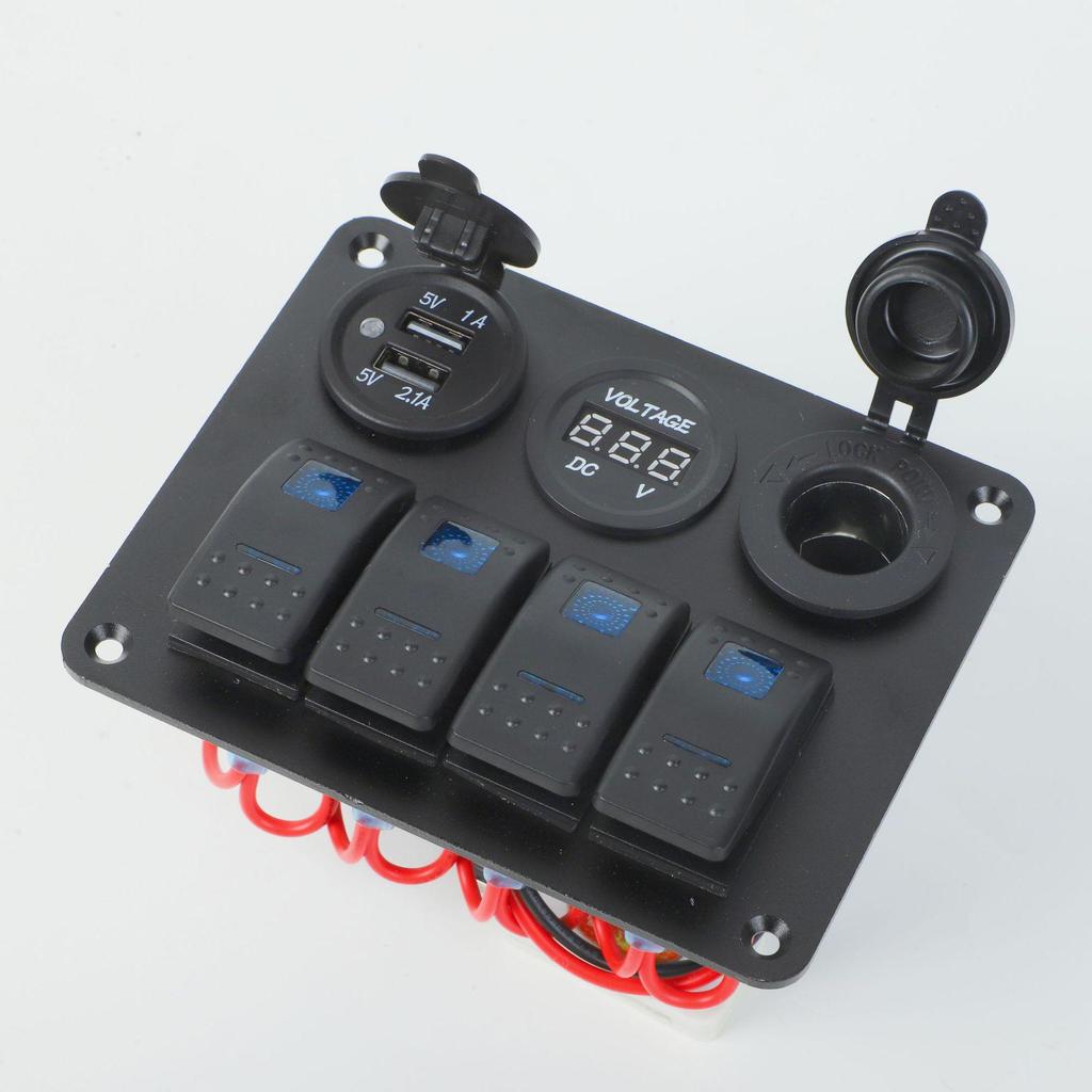 Четырехпозиционная панель для лодки с вольтметром, USB-зарядкой, прикуривателем, светодиодным дисплеем и тумблером.