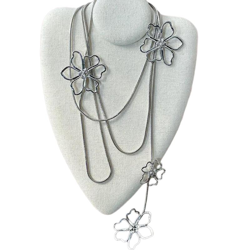Hollows Long Sweater Necklace Women Elegant Pendant Petal Pattern Necklace for Daily Commute Or Event