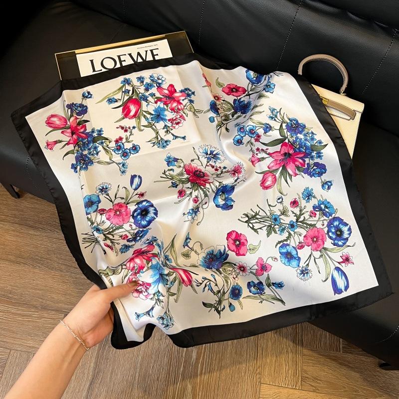 Spring and summer square scarf Korean version of women's scarf decorative binding wrist exquisite foreign style neck protection windproof headscarf