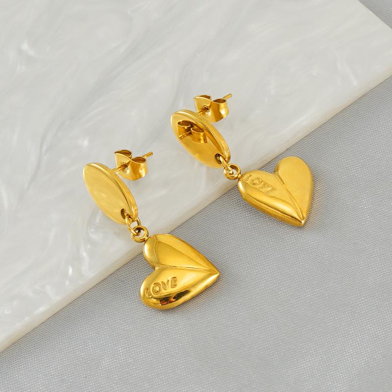 Retro fashion light luxury gold love earrings, earrings, stainless steel jewelry, niche light luxury high-end earrings.