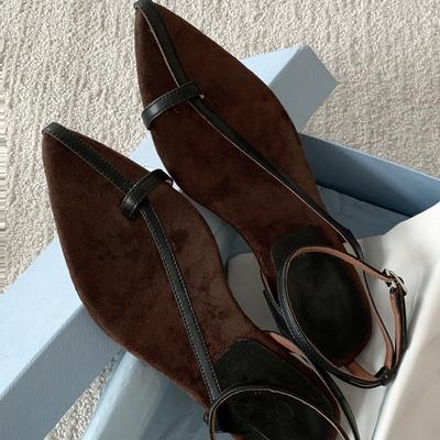 Кожаные французские нишевые премиальные сандалии с острым носком и листовым декором, женские летние отпускные сандалии на низком каблуке, на плоском каблуке, с ремешком