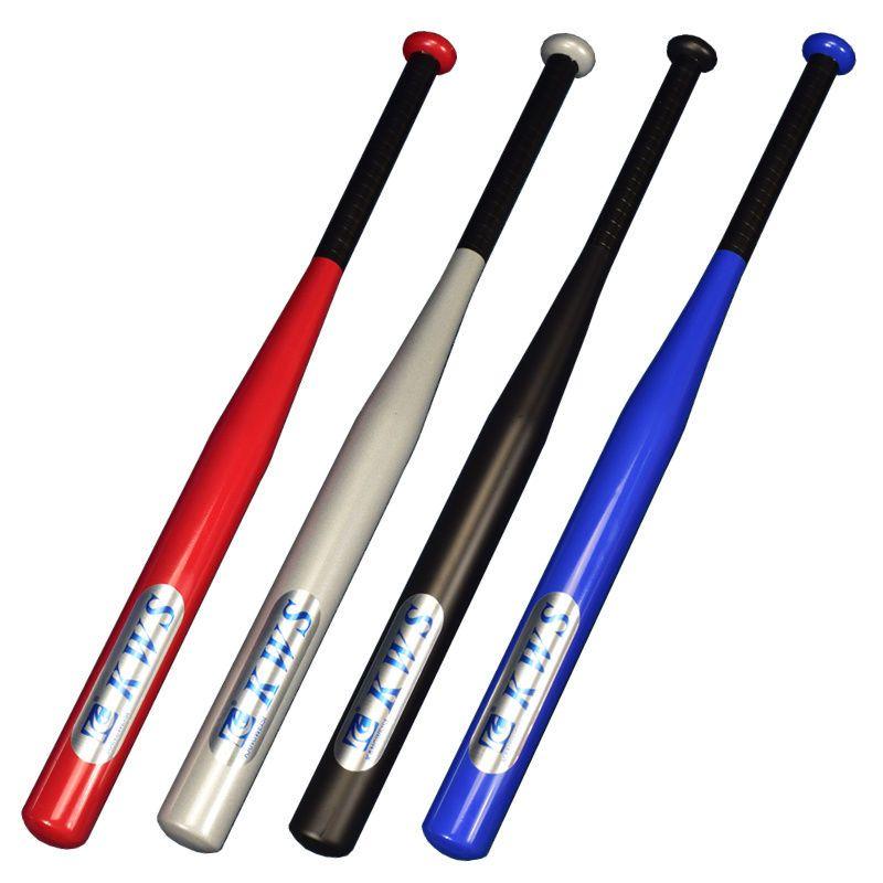 Бейсбольные биты из легированной стали. Студенты тренируются с бейсбольными битами.