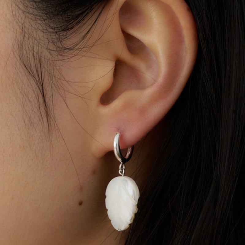 geegee [silver925] leaf shell earring