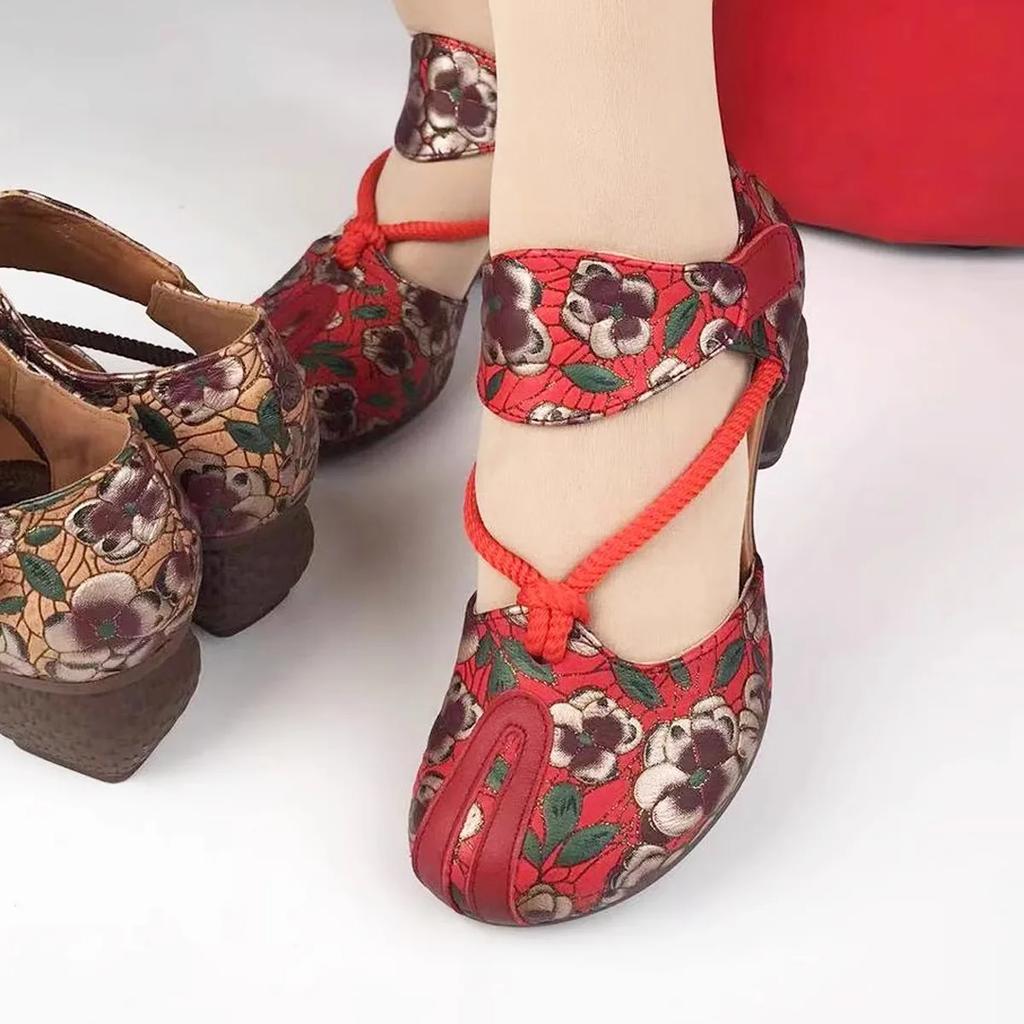 Модные этнические сандалии из перфорированной кожи 2025 средней толщины из мягкой кожи с принтом «пучок», дышащие, удобные, обувь для мамы