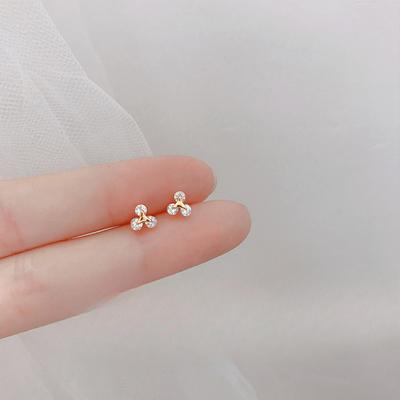 Треугольные маленькие серьги-гвоздики, летние новые золотые геометрические простые серьги, студенческие женские серьги