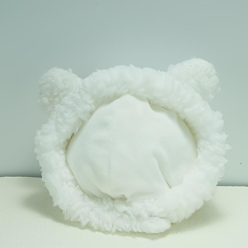 Сохраняйте тепло и уют зимой с этой милой кошачьей шапкой для домашних животных и маленьких собак.