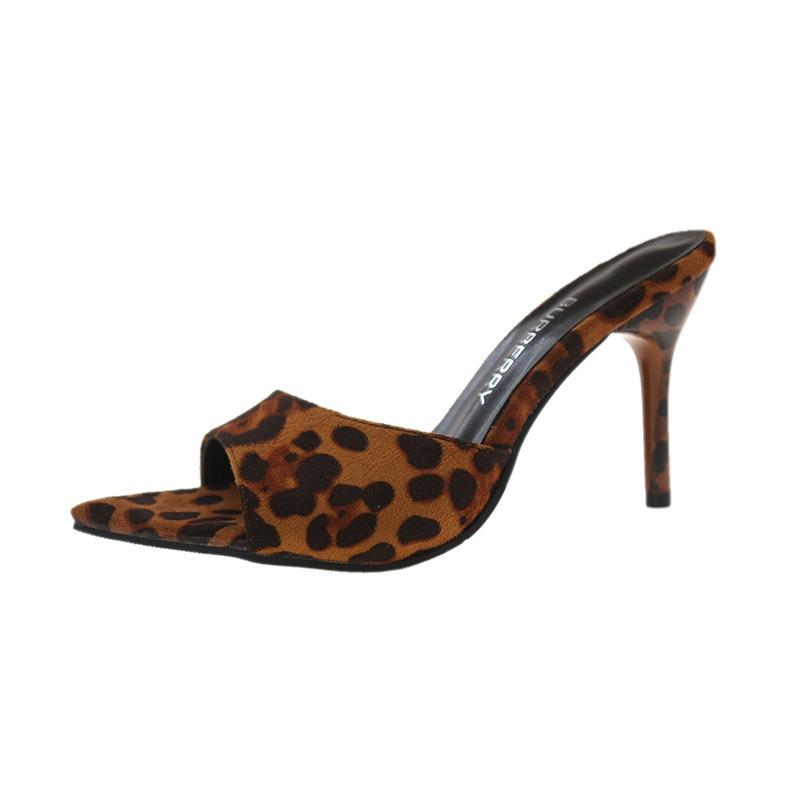 Мода 2025 Лето Новые Женские Шлепанцы с Открытым Носком Современные Сексуальные Леопардовые Остроносые Уличная Мода Большие Размеры Платье Тонкий Каблук Сандалии