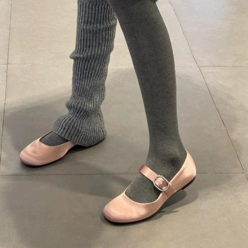 Fashion Spring New Flat Shoes Women's Fashion Round Head Shallow Mouth Metal Buckle Soft Sole Anti-slip Wear-resistant Single Shoes