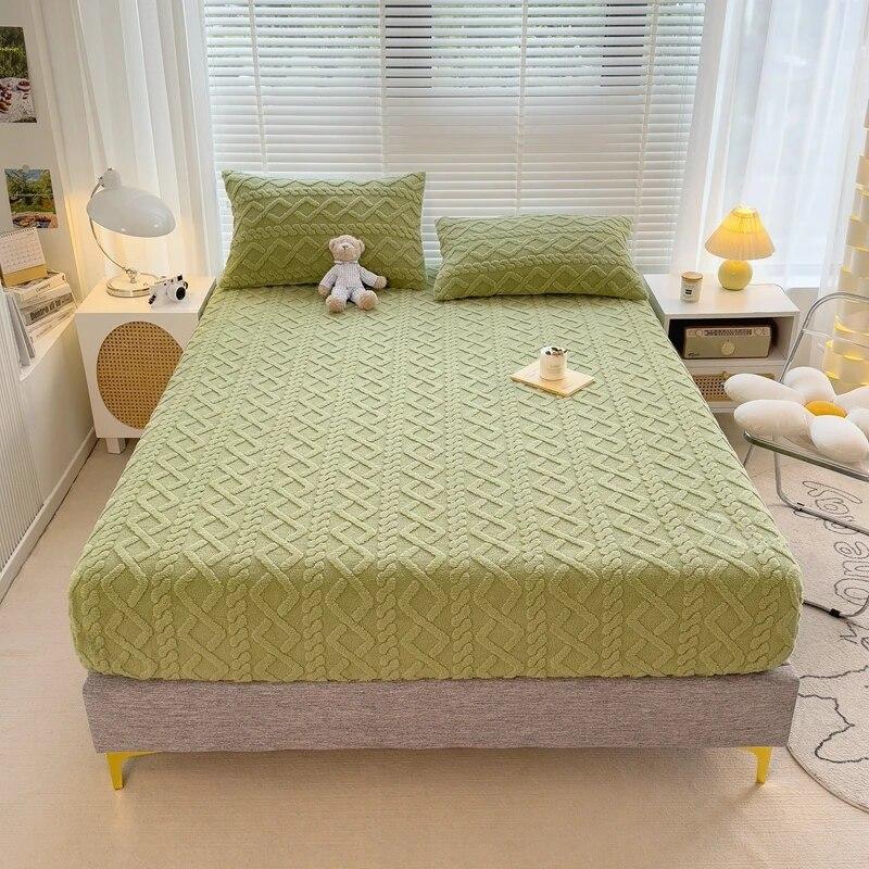 Winter Warm Fitted Sheet Milk Velvet Bed Cover Solid Color Thickened Mattress Protector for Bedroom Living Room Mattress Cover