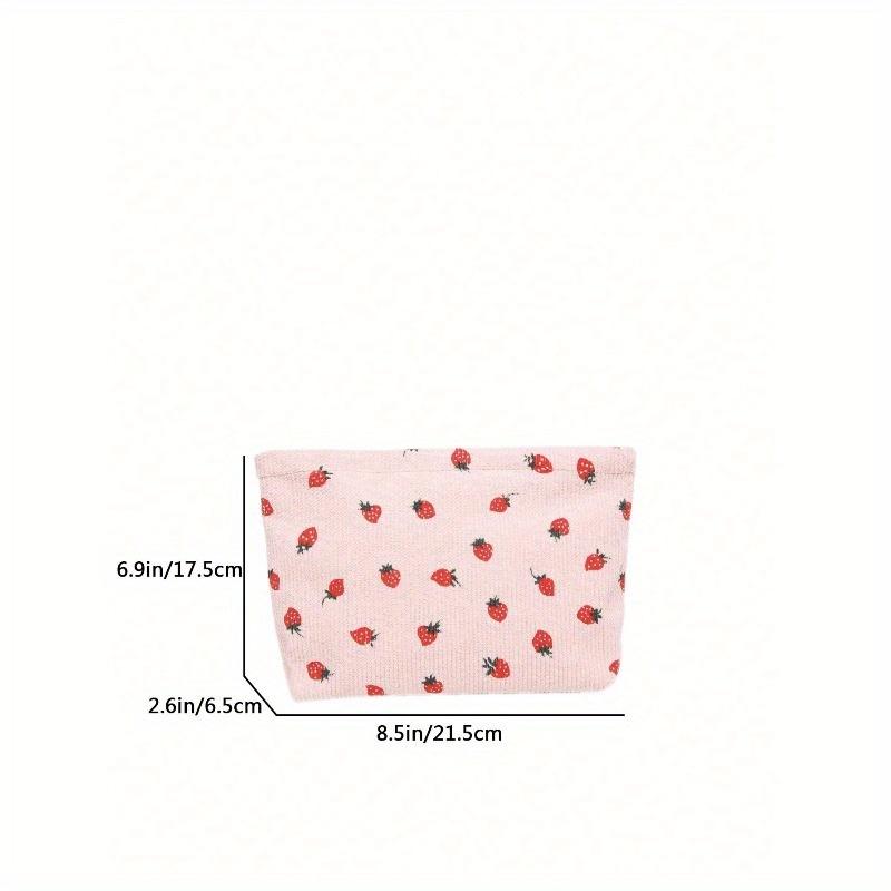 Вельветовая косметичка с клубничным узором на молнии, портативная сумка для умывальных принадлежностей для ухода за кожей, косметичка большой вместимости для женских путешествий, школы