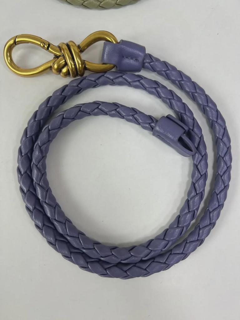 Ремень с пряжкой-бабочкой ручной работы — популярный аксессуар известного бренда