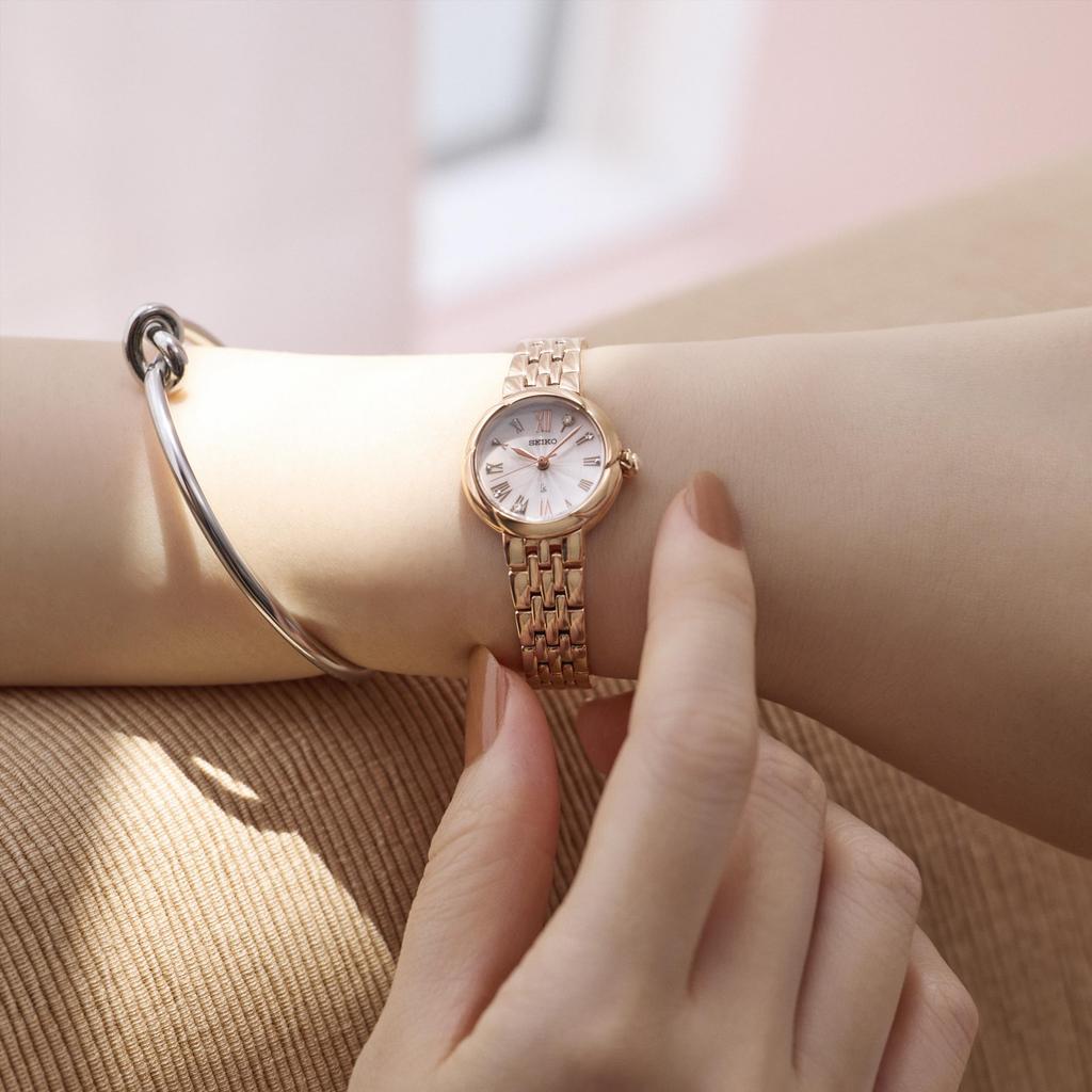 LUKIA SSWA008 Grow Made in Diamond Crystal Glass Silky Pink White Stainless Steel [Seiko Watch] Женские часы, Япония, кварцевый механизм с батарейным питанием.