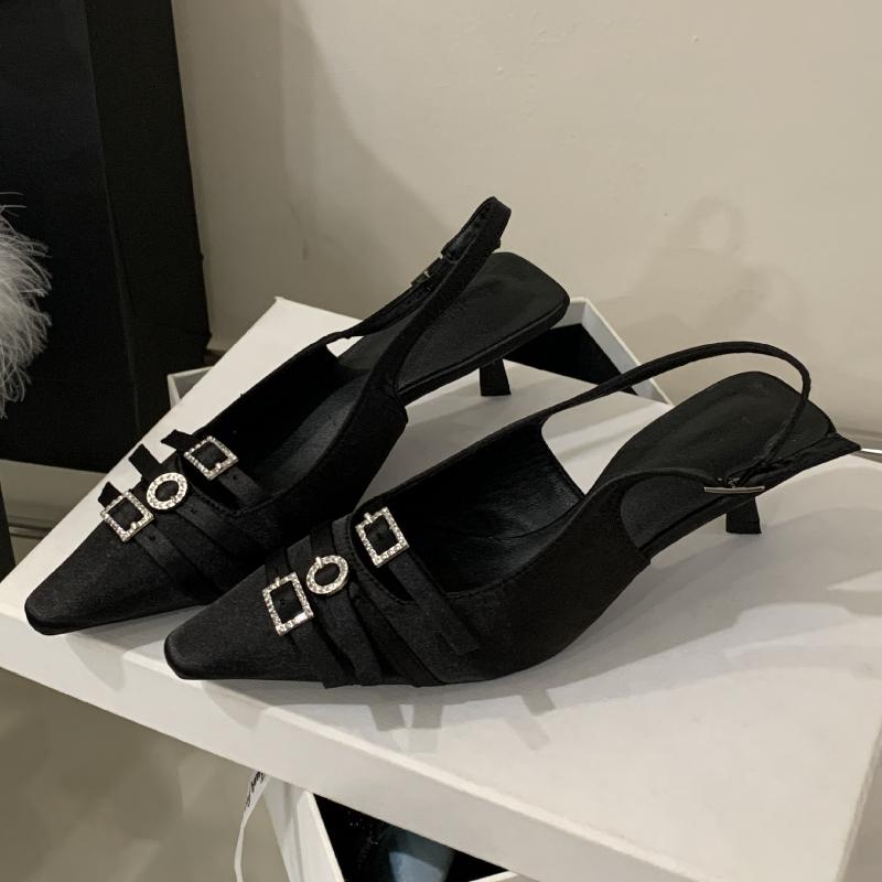 Fashion Luxury Crystal Buckle Kitten Heel Design Brand Pumps Women Fashion Pointed Toe Narrow Band Dress Shoe Elegant Wedding Bride Shoe