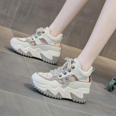 2025 новый кожаный ремень дрель полые папины кроссовки женские летние легкие с внутренней высотой увеличение повседневные спортивные туфли сандалии на платформе