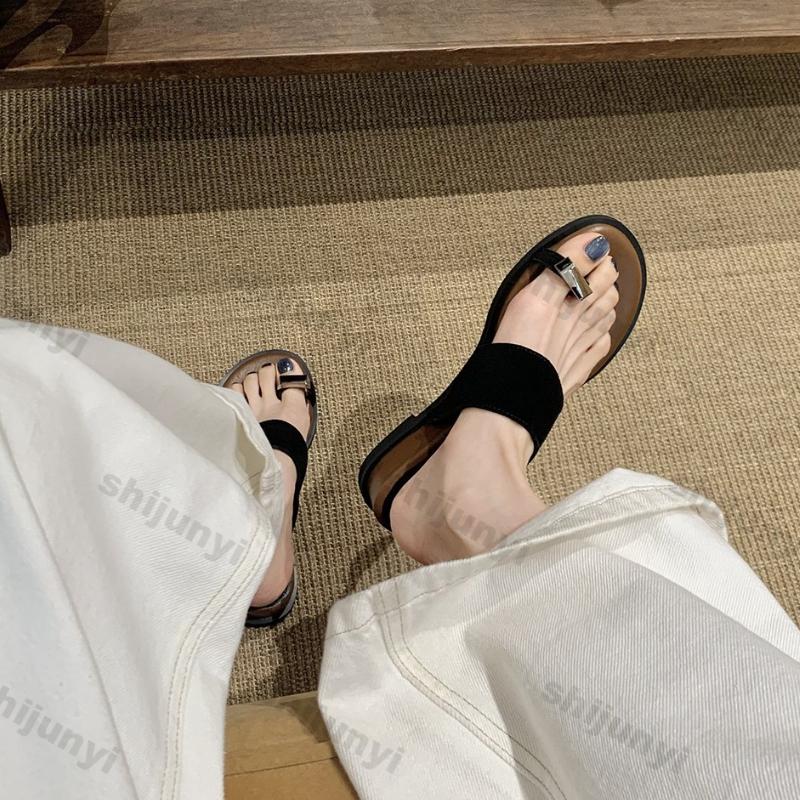 Модные женские шлепанцы на одно слово 2025 лето новинка уличные дышащие сланцы с перемычкой между пальцев на танкетке плоская обувь модное увеличение роста сандалии слипоны