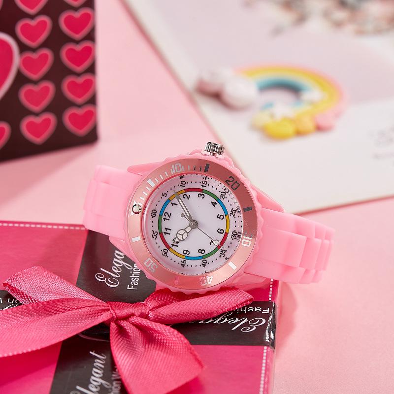 Унисекс Радужные Силиконовые Кварцевые Часы - Многоцветные Модные для Мужчин и Женщин