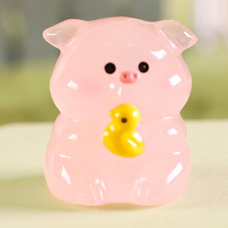 1Pcs Luminous Cartoon Pig Model Lovely Glow In Dark Display Stand Bookshelf Desk Decoration Micro Landscape Figure