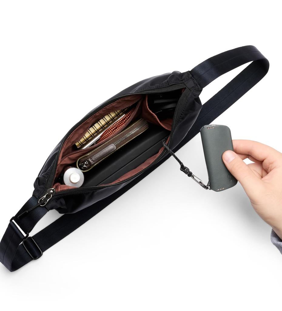 Bellroy Laneway Crescent Bag, 2.5L Capacity, Mini Shoulder Bag for Everyday Use, Interior and Exterior Pockets, Adjustable Strap, Amazing Storage
