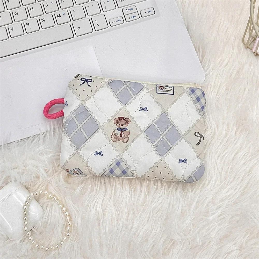 Small Travel Cosmetic Lipstick Earphone Card Portable Storage Bag Purse Women Mini Makeup Sanitary Pads Organizer Pouch Bag