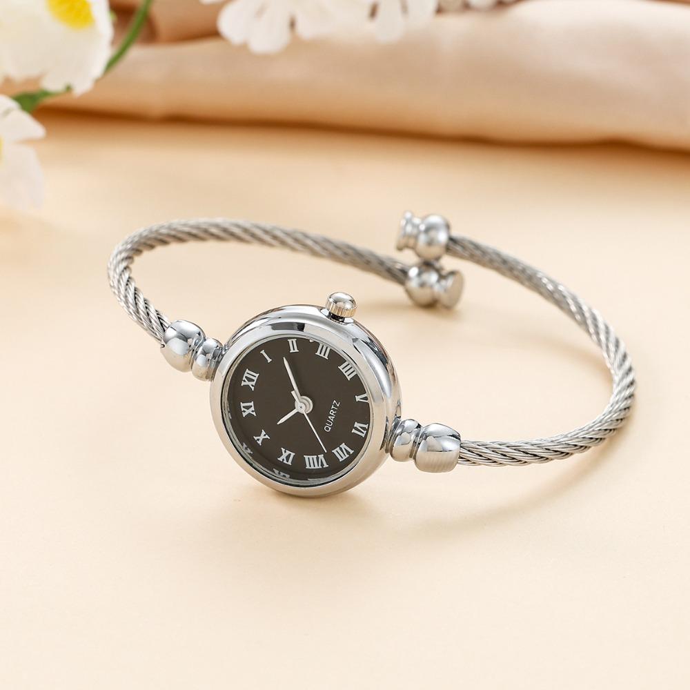 Retro Quartz Watch Luxury Wristwatch Chain Watches Fashion Bangle Bracelet Women