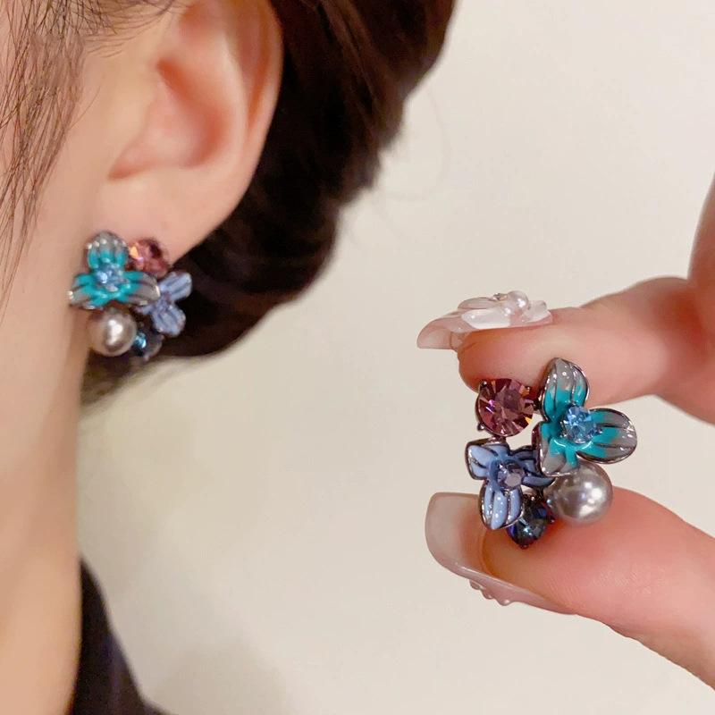 Серьги-пусеты с капающим маслом, цветком и жемчугом, модные изысканные серьги, легкая роскошь, высокое чувство стиля, универсальные серьги для женщин