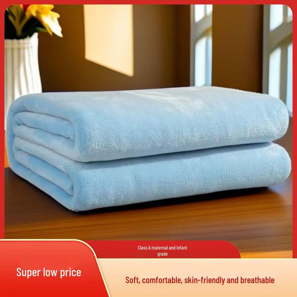 Двустороннее фланелевое одеяло: Идеально для общежитий, кондиционирования воздуха, диванов и использования мамой и ребенком.