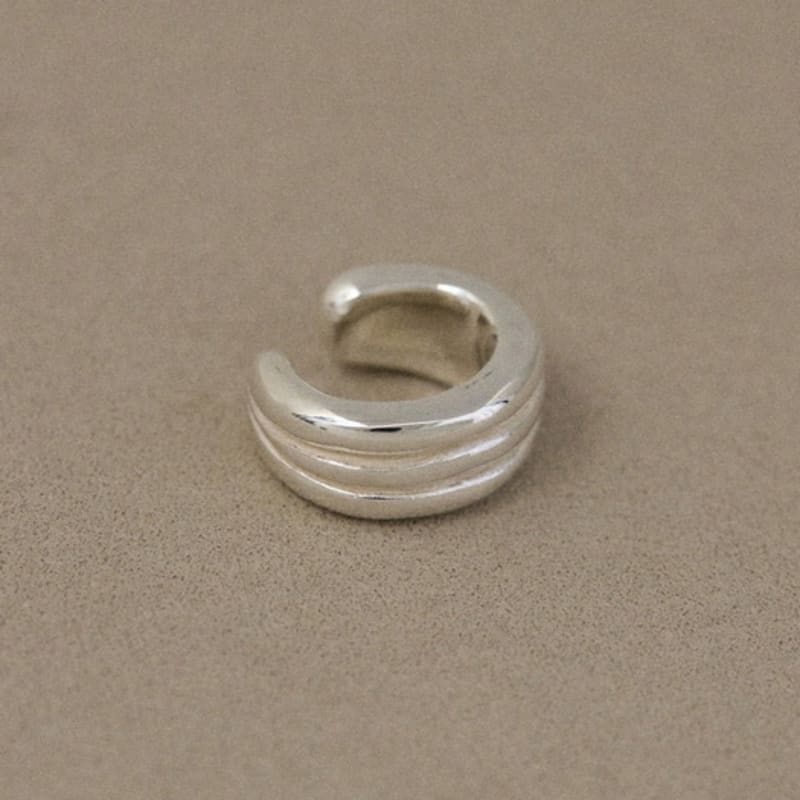 onill 04-18 shell (Earcuff)