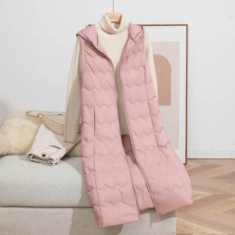 2025 Осень/Зима Большой размер Легкий длинный жилет из белого утиного пуха до колена с капюшоном и волнистым узором