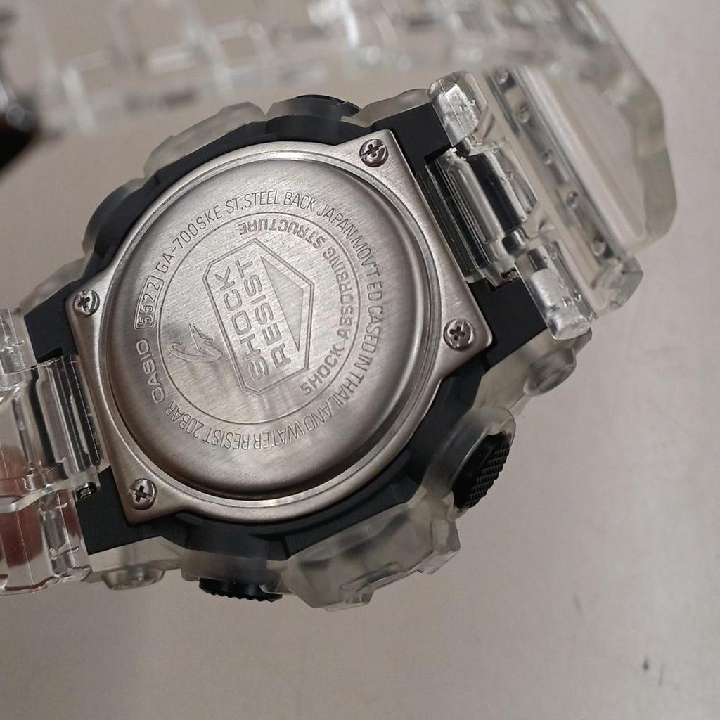 Б/у CASIO GA-700SKE G-SHOCK