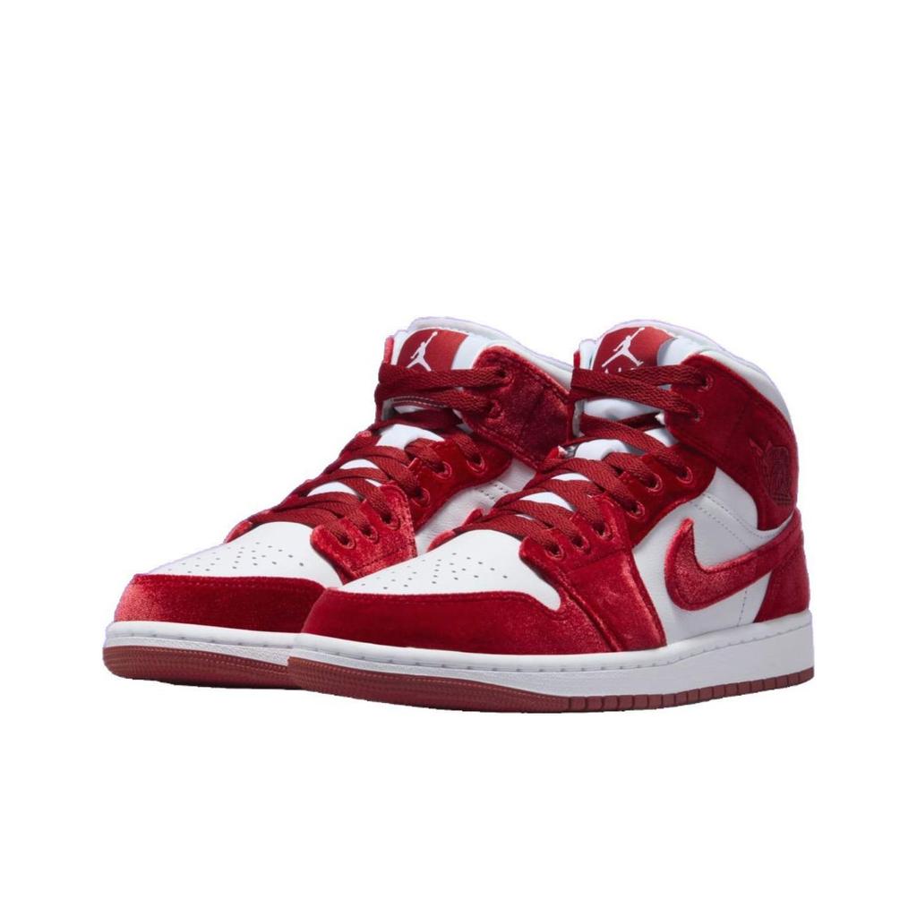 Кроссовки женские Air Jordan 1 Mid Red Velvet белые черные Team-Red FZ3334-100