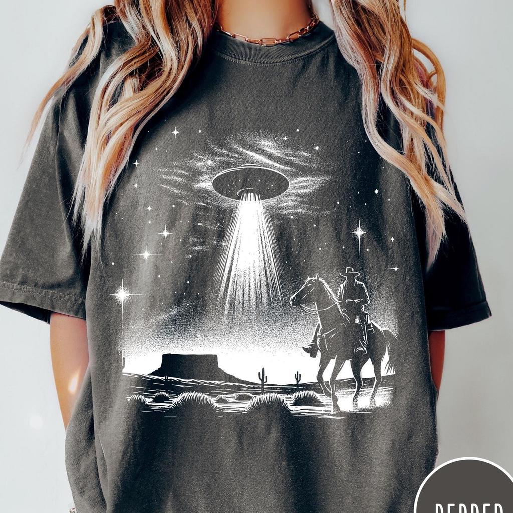 Western UFO Comfort Colors® Shirt, Unisex Retro Vintage Cowboy T-Shirt, Alien T-Shirt, Western Oversized Graphic Tee, Trendy Western Shirt