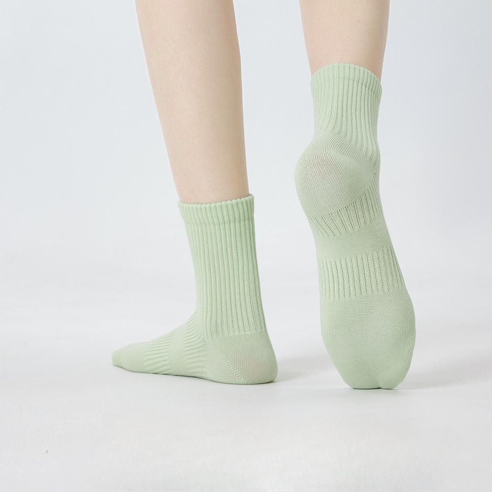 5 пар женских спортивных носков длиной до середины икры на весну и лето без косточек, антибактериальных, с защитой от запаха, впитывающих пот и дышащих