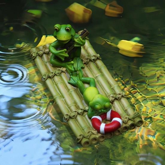 Floating Frog Ornament Waterproof Detailed Pool Decor Frog Sculpture Eco-friendly Floating Figurine Craft for Pond Pool Fish Tank