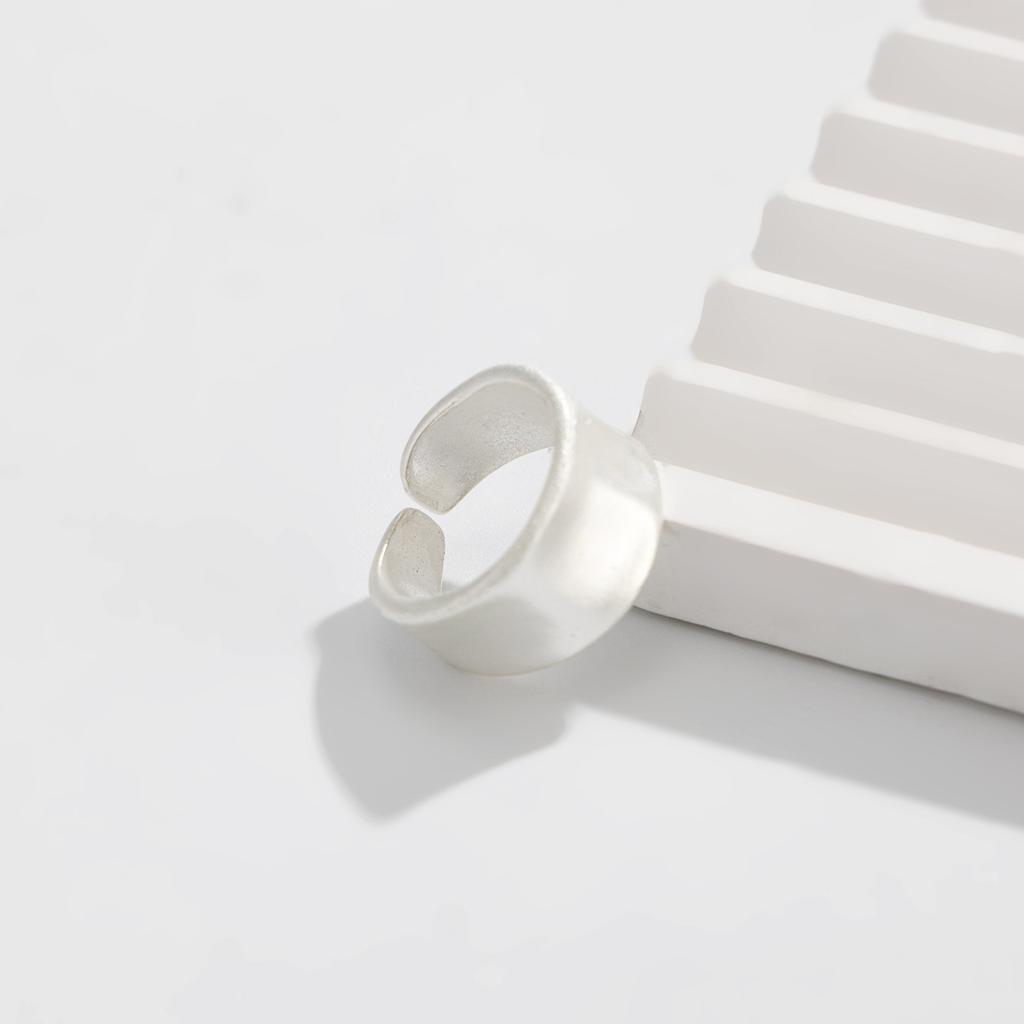 Fashionable Sliver Color Matte Wide Edge Rings for Women Cool Style Irregular Alloy Featuring Open Ring Unisex Jewelry Gift