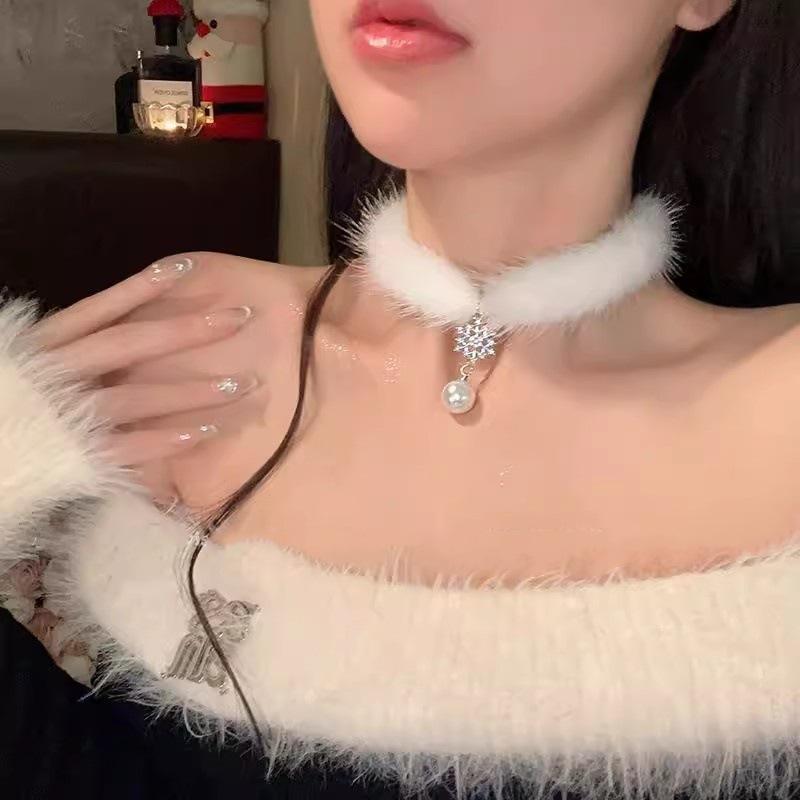 Ожерелье из норки с жемчугом и снежинками на осень и зиму, колье-чокер с цепочкой и пухом, супер фея