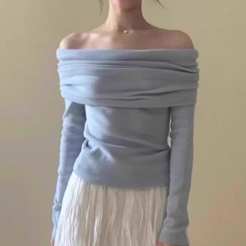 Женский вязаный свитер с открытыми плечами на начало осени 2024 года: Универсальный модный топ на одно плечо