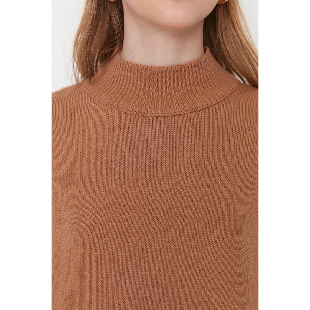 Светло-коричневый вязаный свитер с полуводолазкой Tctaw22kz1086