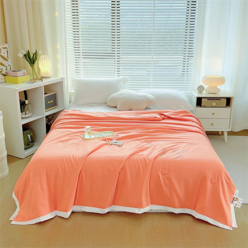 New Class a Soybean Fiber Summer Quilt Washable Air Conditioning Quilt Lightweight Breathable