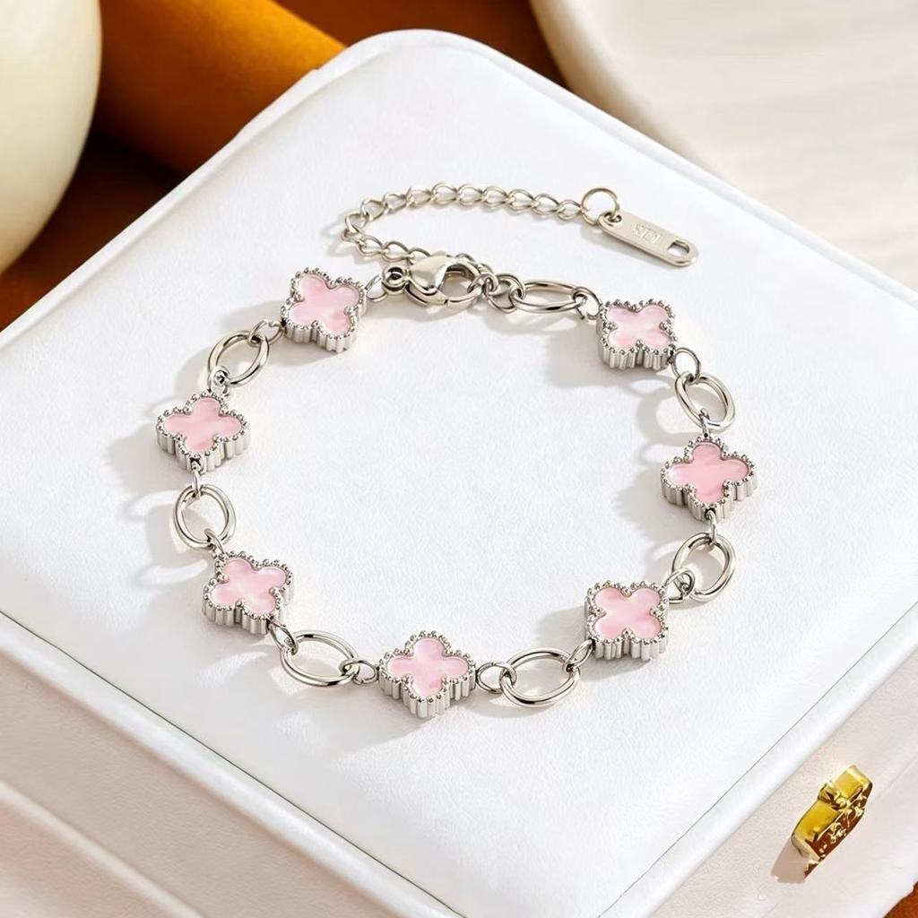 18K Titanium Steel Four-leaf Clover Bracelet Korean Version of Bohemian Temperament Titanium Steel, Vacuum Plating Does Not Fade Hand Jewelry
