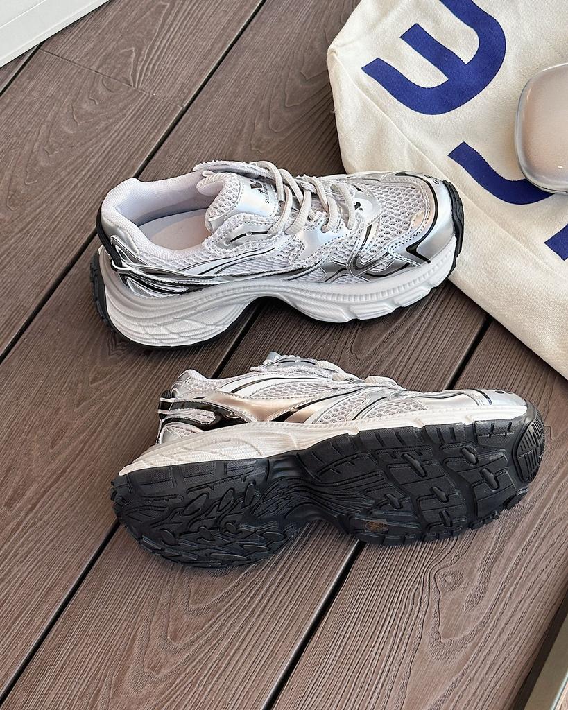 2025 новая кожаная женская обувь ультралегкие кроссовки папы ins супер огонь дышащая сетка универсальная спортивная обувь тонкая повседневная обувь