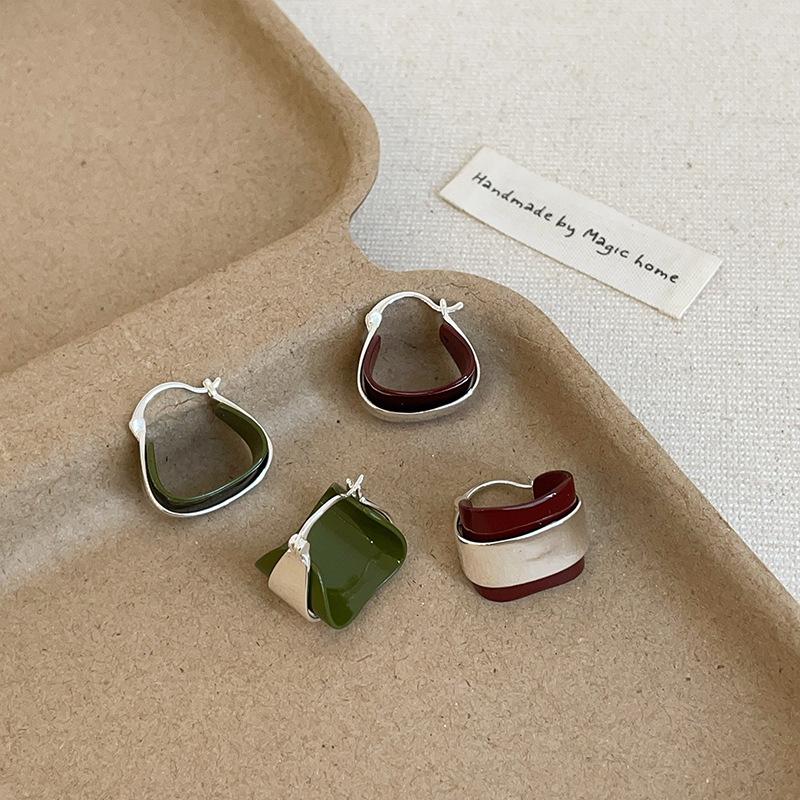 Design Sense Geometric Drip Three-Dimensional Triangular Ear Buckle Women'S Niche Personality Fashion Exquisite Versatile Earrings