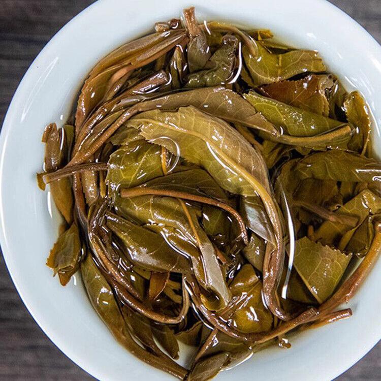 357 г сырого чая пуэр из древнего дерева Иу: Вершина чайного наследия Юньнани