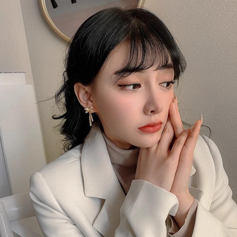 Корейские серьги-подвески с кисточками из бриллиантов и французским бантом Дондэмун - Элегантные женские серьги для инфлюенсеров, Дизайн премиум-класса.