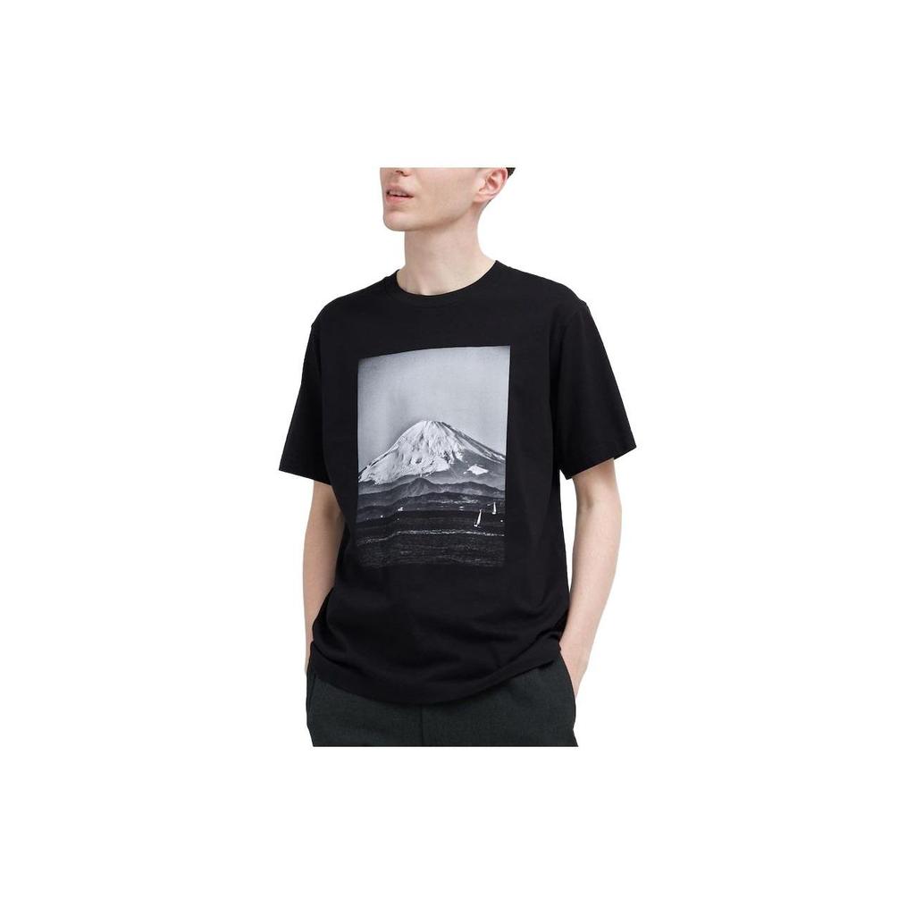 Uniqlo Черная футболка унисекс с коротким рукавом и круглым вырезом с графическим принтом 459568-09