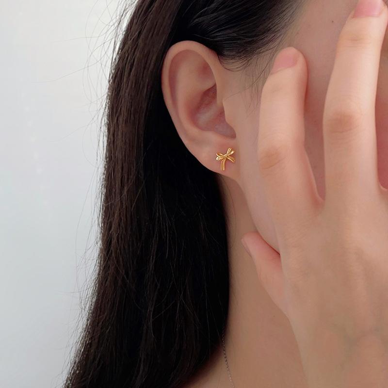 Exquisite Bow Stud Earrings for Women Simple Compact Temperament and Light Luxury New Earrings