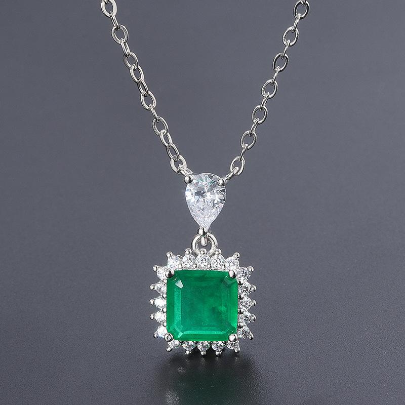Темпераментное ожерелье с драгоценностями, красочное сокровище, популярная роскошь, инкрустированный имитацией изумруда, ретро, цепочка для ключицы, ожерелье с подвеской