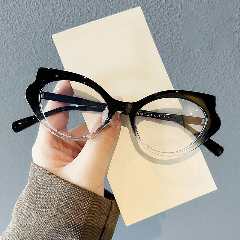 New Cat Eye Glasses for Women Fashionable Anti Blue Light Decoration Casual Eyeglass Retro Transparent Computer Eyewear