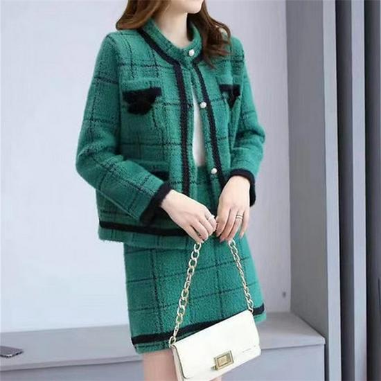 Women's High-Waisted A-Line Wool Skirt with Sweater - Hip-Covering, Slimming, Medium-Length for Autumn/Winter